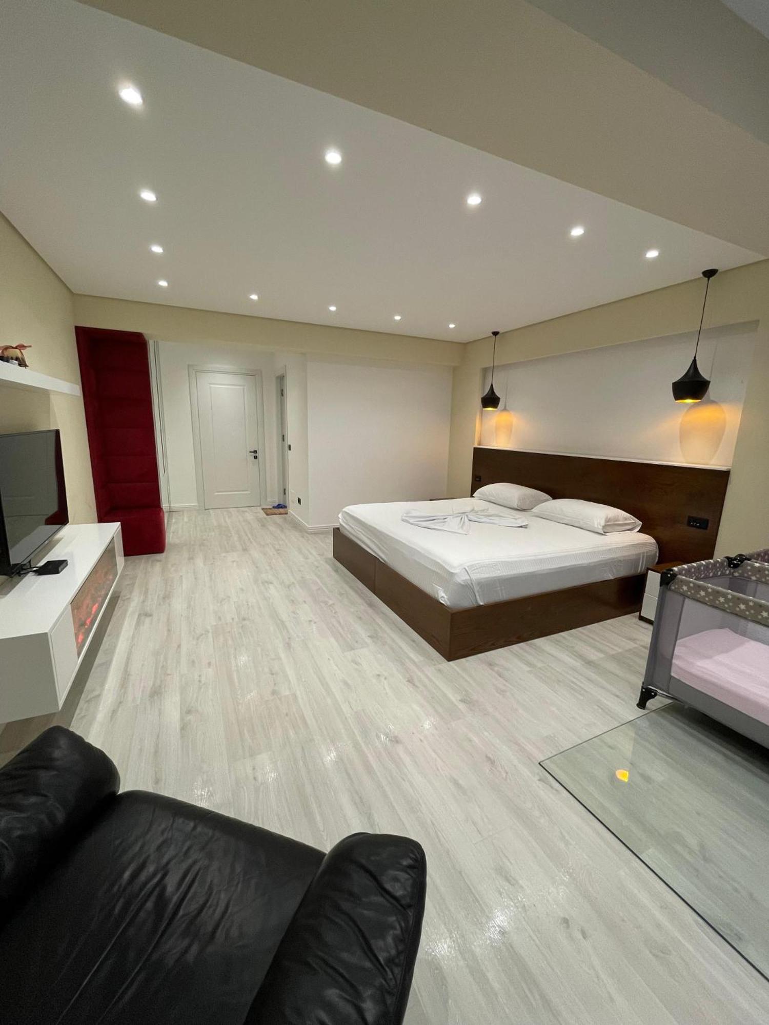 Home 12 Librazhd Экстерьер фото